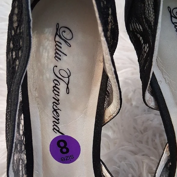 Lulu Townsend NWOT Elegant Black Lace Heels - Picture 9 of 11